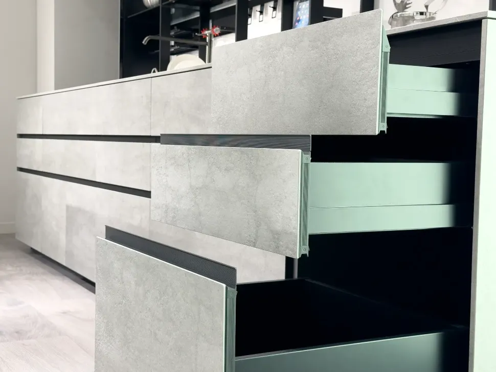 Scopri la cucina Artematica vitrum di Valcucine in OFFERTA OUTLET