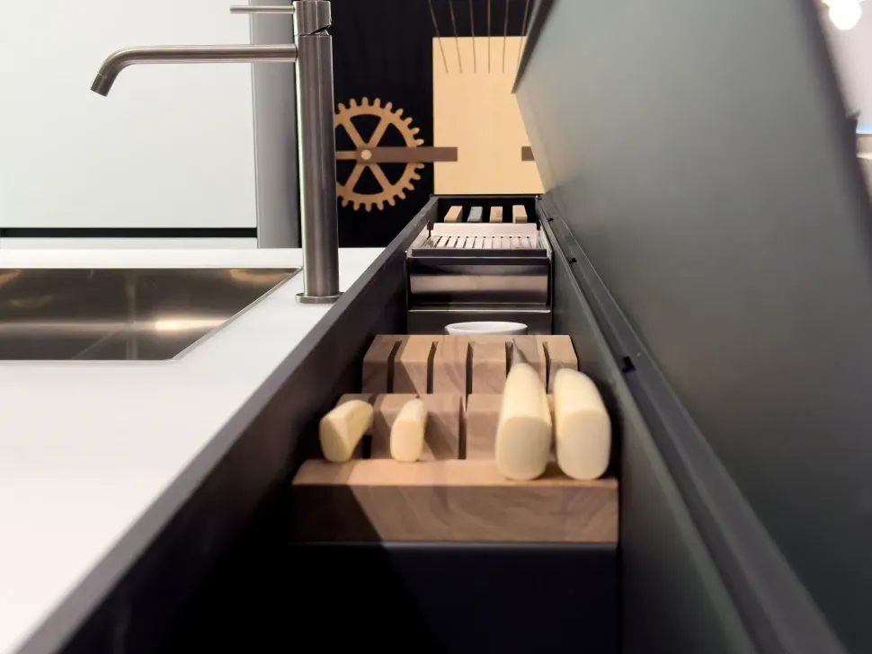 Scopri la cucina Artematica vitrum di Valcucine in OFFERTA OUTLET