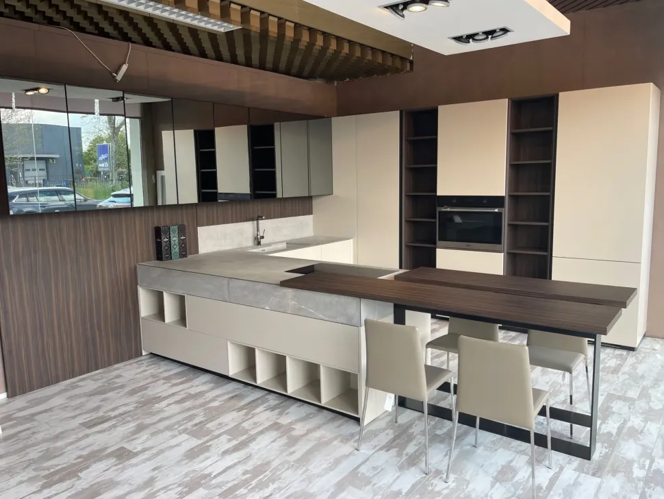 Scopri la cucina Atelier moderna in altri colori con penisola Aster scontata del 60%!