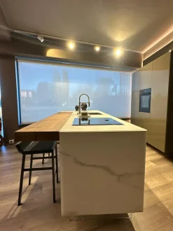 Scopri la cucina Cucina 36e8 di Lago in OFFERTA OUTLET