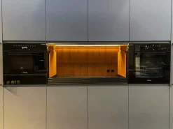 Scopri la cucina Italia/convivium di Arclinea in OFFERTA OUTLET