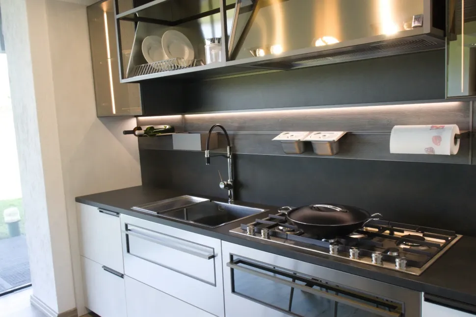 Scopri la cucina Mia di Scavolini a prezzo scontato! Design lineare.