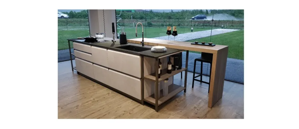 Scopri la cucina moderna Scavolini ad isola Formalia in laminato materico. Altri colori disponibili!