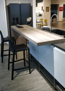 Scopri la cucina moderna Scavolini ad isola Formalia in laminato materico. Altri colori disponibili!