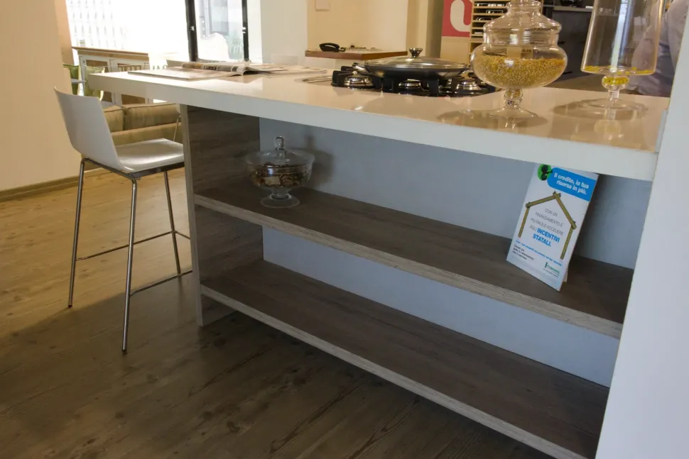 Scopri la cucina Mood Scavolini con sconto del 54%! Un'ottima scelta per l'architetto.