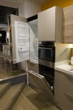 Scopri la cucina Mood Scavolini con sconto del 54%! Un'ottima scelta per l'architetto.