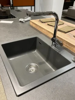 Scopri la CUCINA Nobilia ad isola Grigio Seta SCONTATA del 59% sull'eCommerce!