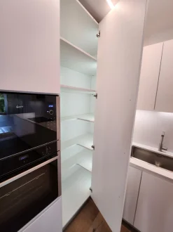 Scopri la cucina Ue/02 di Artigianale in OFFERTA OUTLET