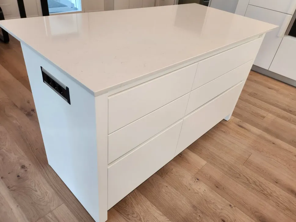 Scopri la cucina Ue/02 di Artigianale in OFFERTA OUTLET