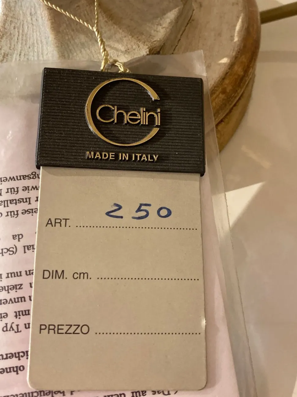 Scopri la Lampada Art 250 Chelini in OFFERTA OUTLET!