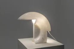 Scopri la Lampada da Tavolo Biagio Flos a prezzo Outlet! Acquistala ora per aggiungere stile al tuo arredamento!