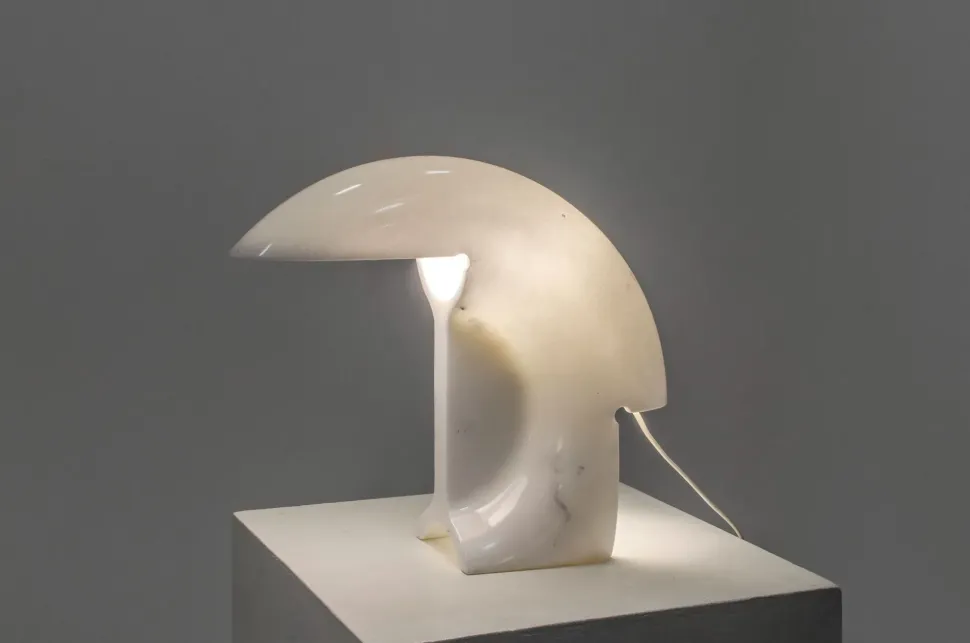 Scopri la Lampada da Tavolo Biagio Flos a prezzo Outlet! Acquistala ora per aggiungere stile al tuo arredamento!