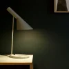 Scopri la Lampada da Tavolo Aj di Louis Poulsen a prezzo scontato! Un'ottima scelta per un arredatore.
