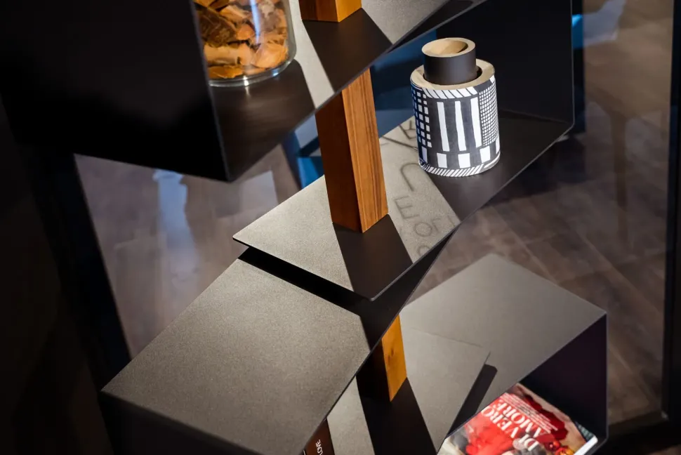Scopri la Libreria Cattelan Italia in metallo scontata -32%! Tokyo è qui!