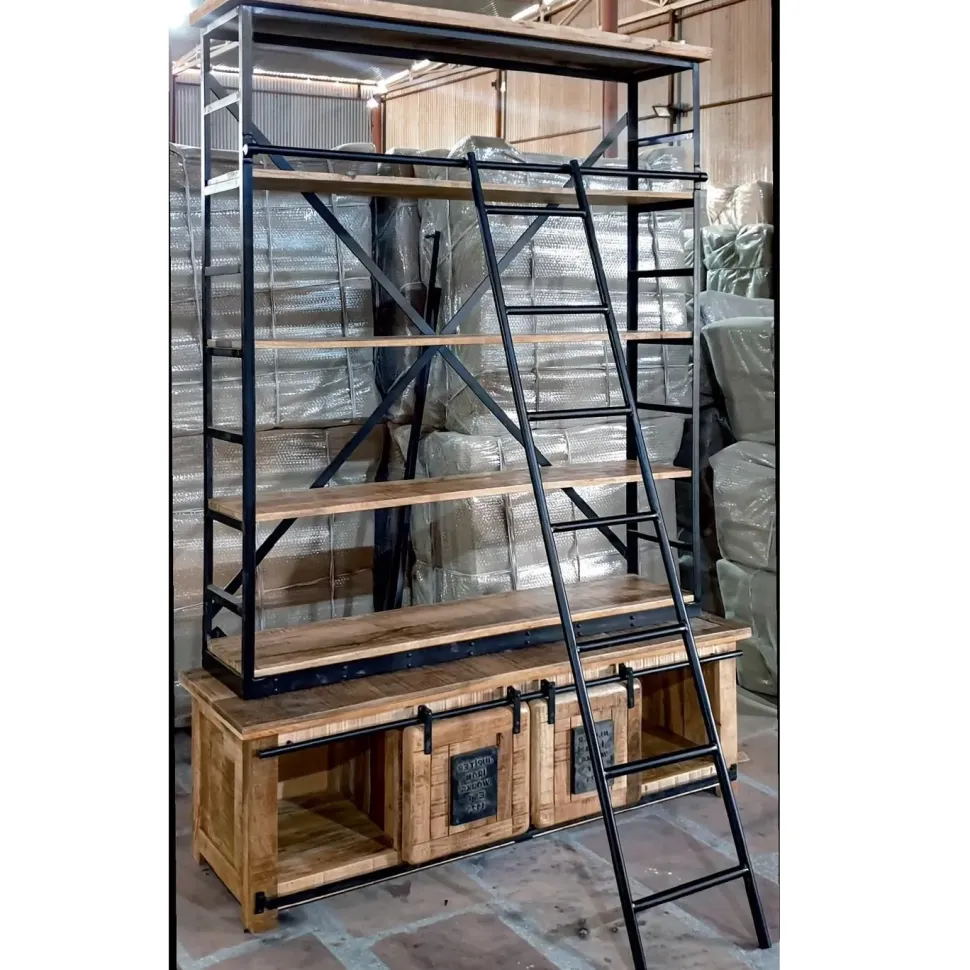 Scopri la Libreria industrial newport con scala etnica a prezzo scontato. Outlet arredamento!