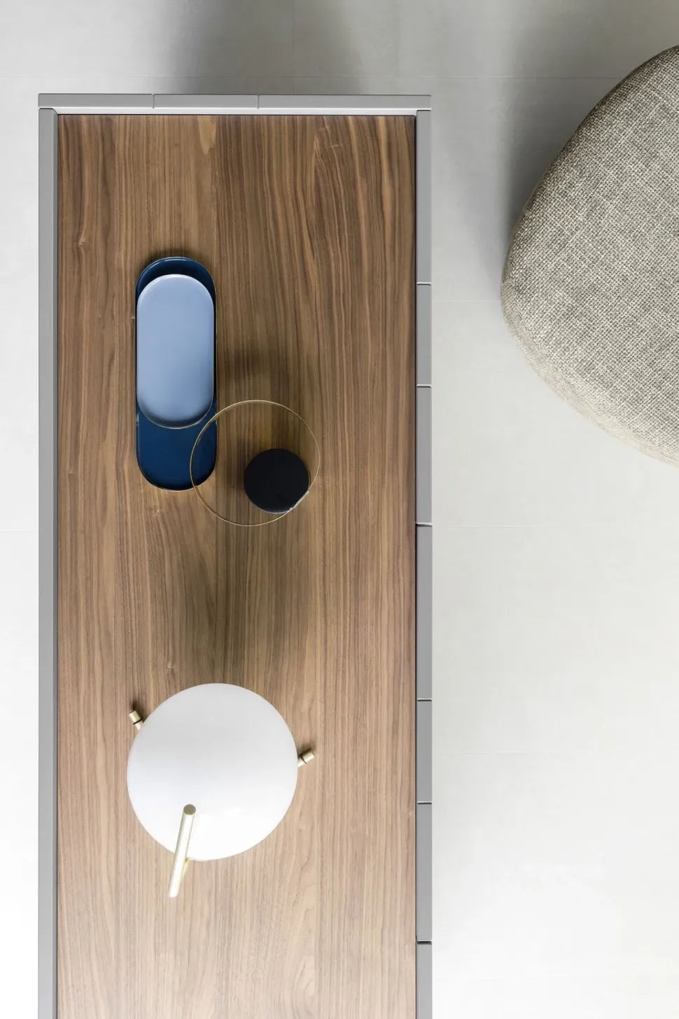 Scopri la Madia Stripe di Novamobili: stile moderno, prezzo Outlet!