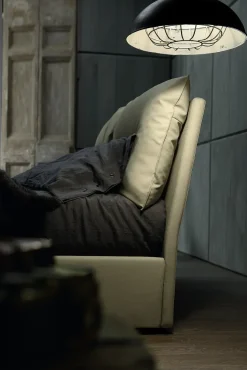 Scopri la moderna Babola Excò con prezzo ribassato! Un letto matrimoniale perfetto per la tua casa.