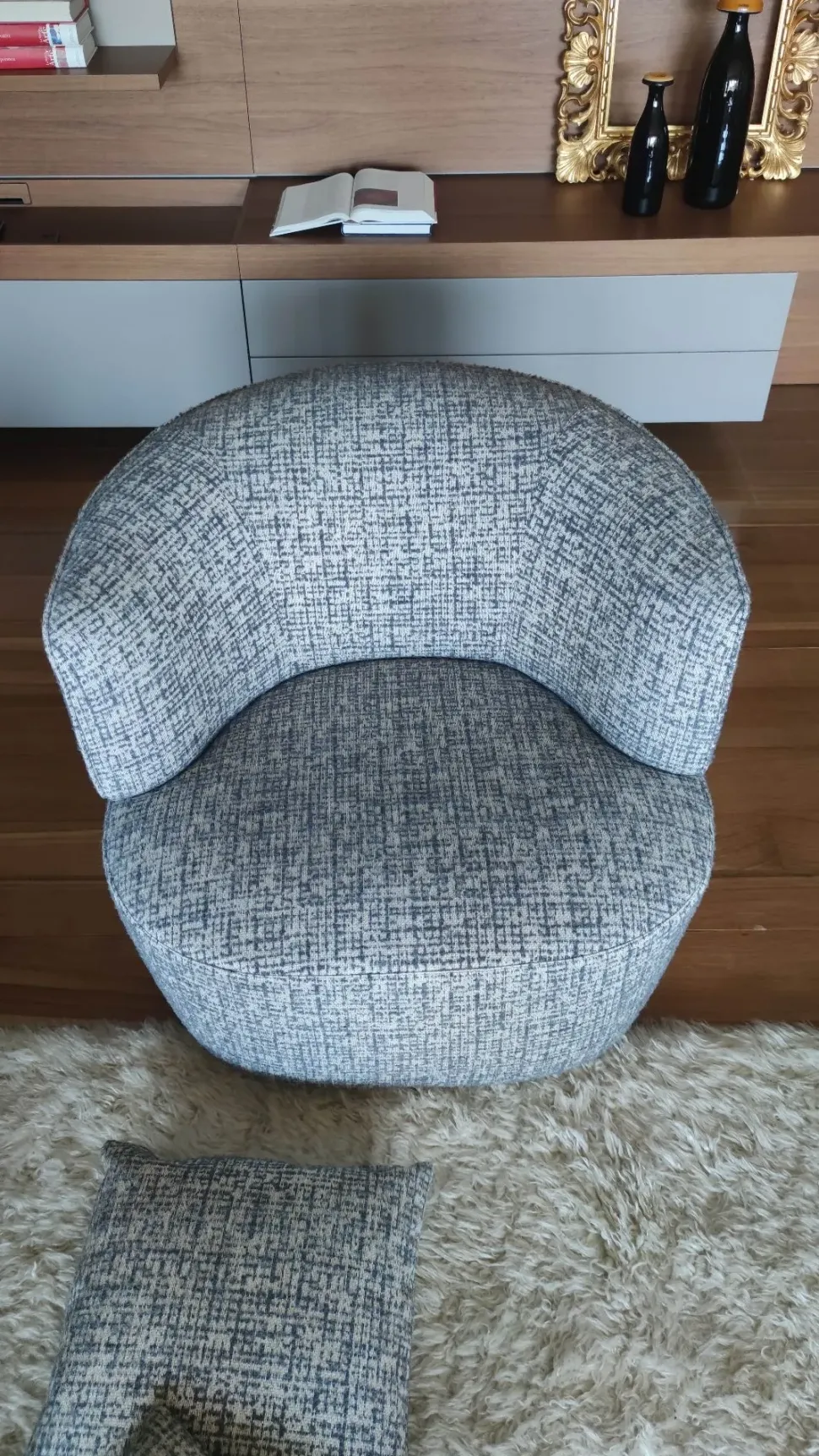 Scopri la Poltroncina Elain firmata Molteni & c., scontata! Un'opportunità imperdibile.