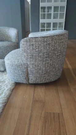 Scopri la Poltroncina Elain firmata Molteni & c., scontata! Un'opportunità imperdibile.