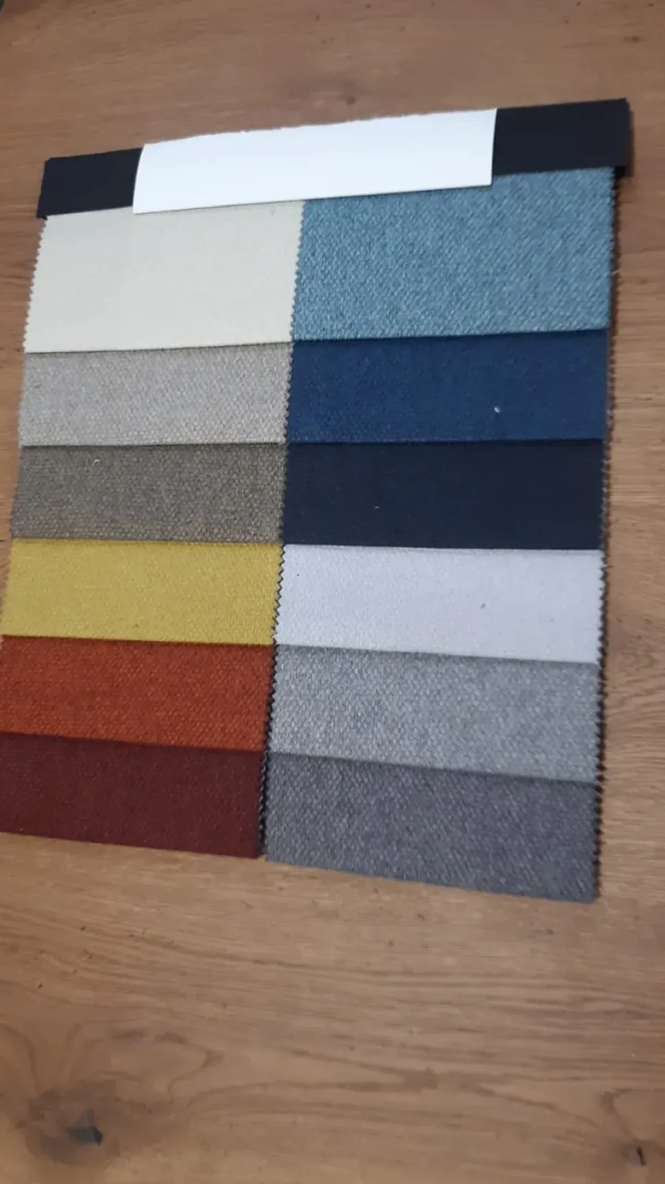 Scopri la poltroncina Elodie Mottes Selection in tessuto, un'idea di stile firmata da un grande architetto! Prezzo scontato.