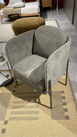 Scopri la Poltroncina Haiku di Novamobili a prezzo scontato!