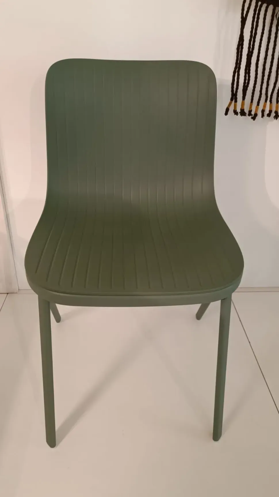 Scopri la Sedia Dragonfly Segis senza braccioli a prezzo scontato sull'eCommerce!