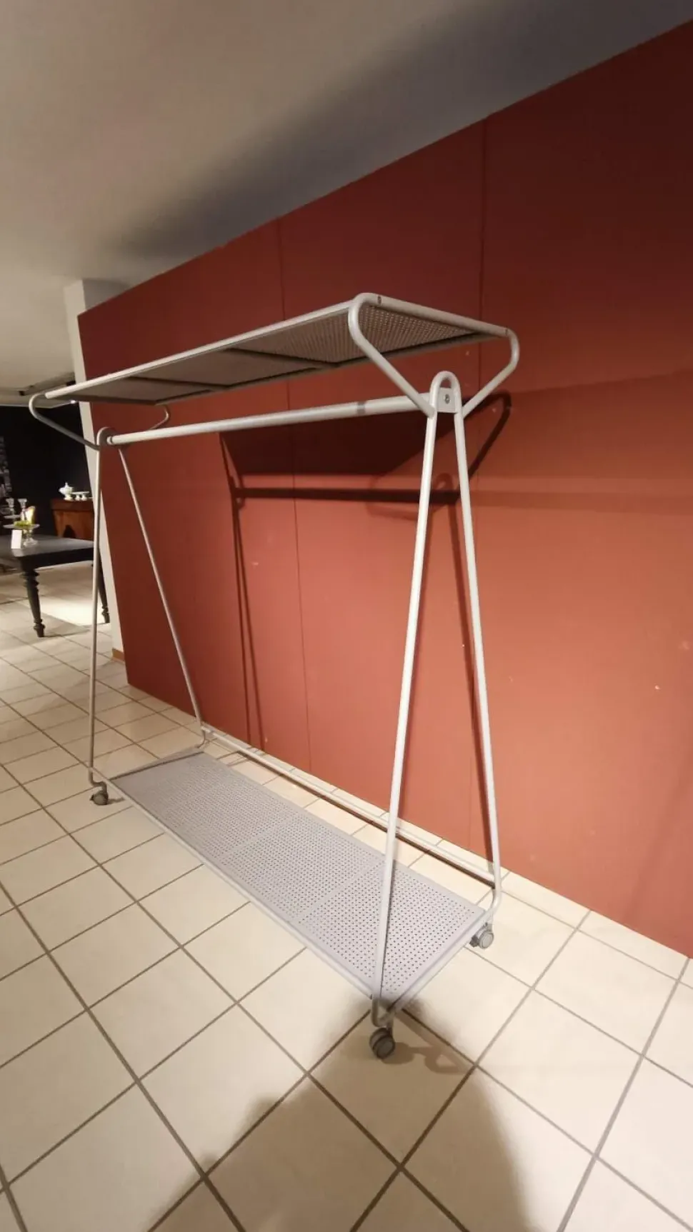 Scopri l'Appendiabiti Artigianale al prezzo scontato! Un design unico per arredare la tua casa.