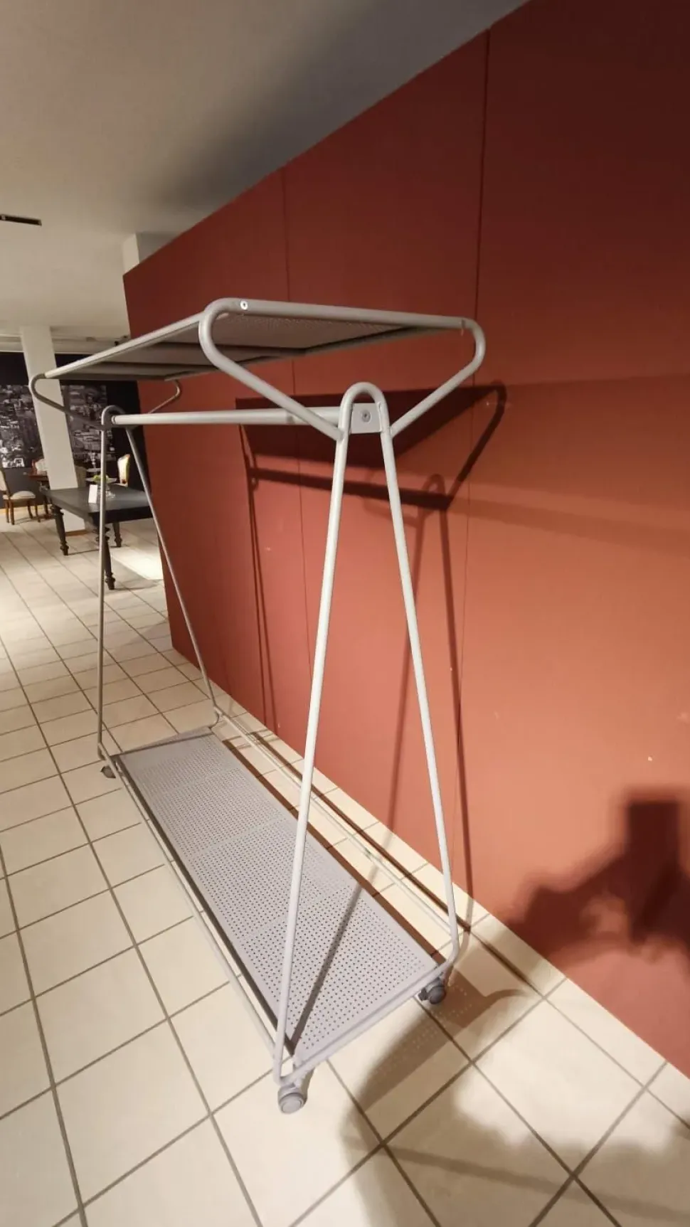 Scopri l'Appendiabiti Artigianale al prezzo scontato! Un design unico per arredare la tua casa.