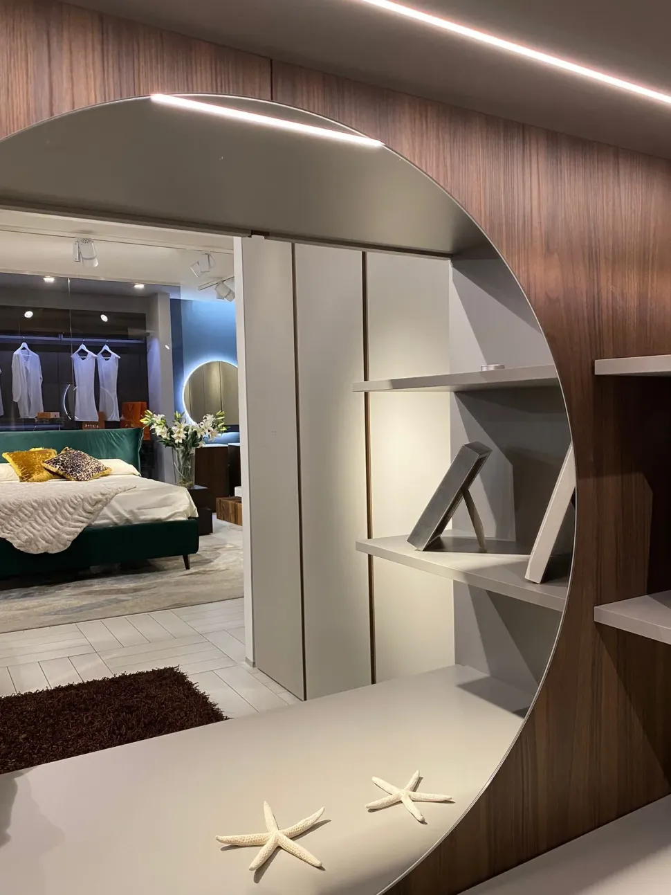 Scopri l'armadio Orme a 8 ante in Offerta Outlet. Un'occasione imperdibile!