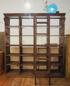 Scopri Libreria Nuovi Mondi in noce riciclata a prezzo scontato!