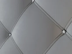 Scopri lo sconto del 33% sull'elegante letto Crystal di Artigianale.