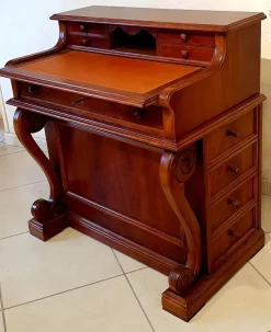 Scrivania d'antiquariato in legno a prezzo Outlet