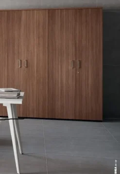 Scrivania direzionale in legno Ufficio completo a marchio Flycom a prezzi outlet