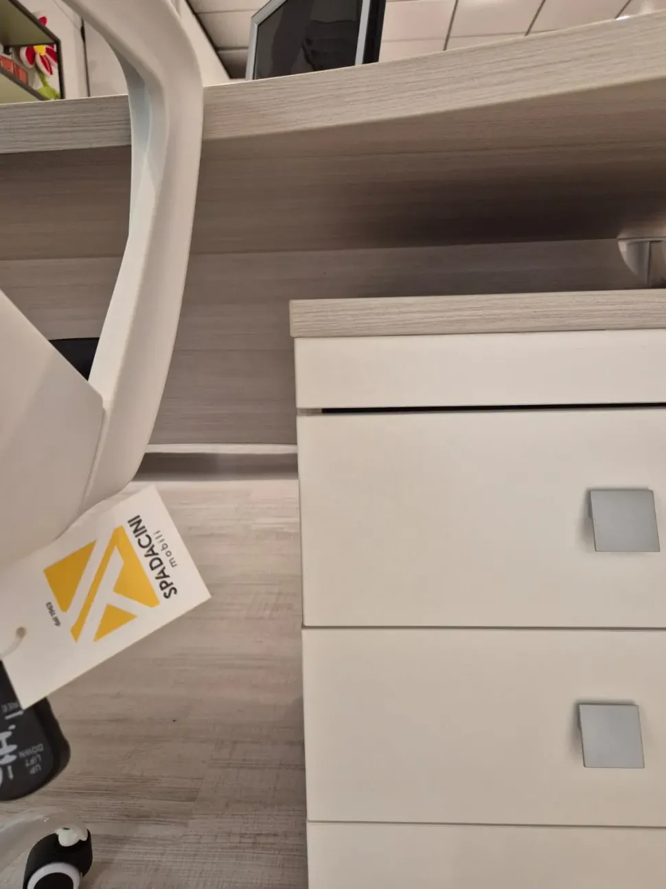 Scrivania direzionale in altro Kronos a marchio Zg mobili a prezzi convenienti