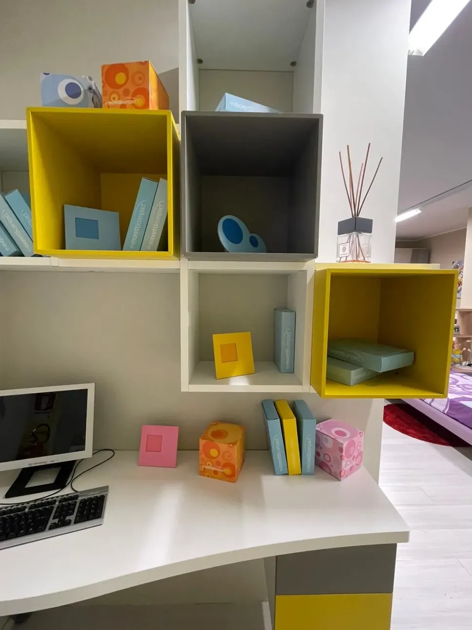 Scrivania modello Bianca Moretti compact in OFFERTA OUTLET