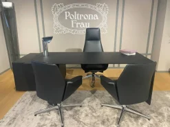 Scrivania operativa C.e.o. cube desk di Poltrona frau: richiedi il prezzo riservato