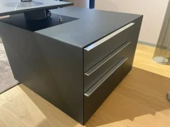 Scrivania operativa C.e.o. cube desk di Poltrona frau: richiedi il prezzo riservato