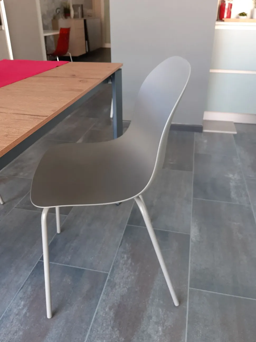 Sedia Accademy di Connubia: richiedi ora il prezzo