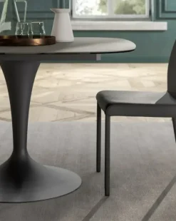 Sedia Blitz plus da soggiorno realizzata in ecopelle scontata del 45%