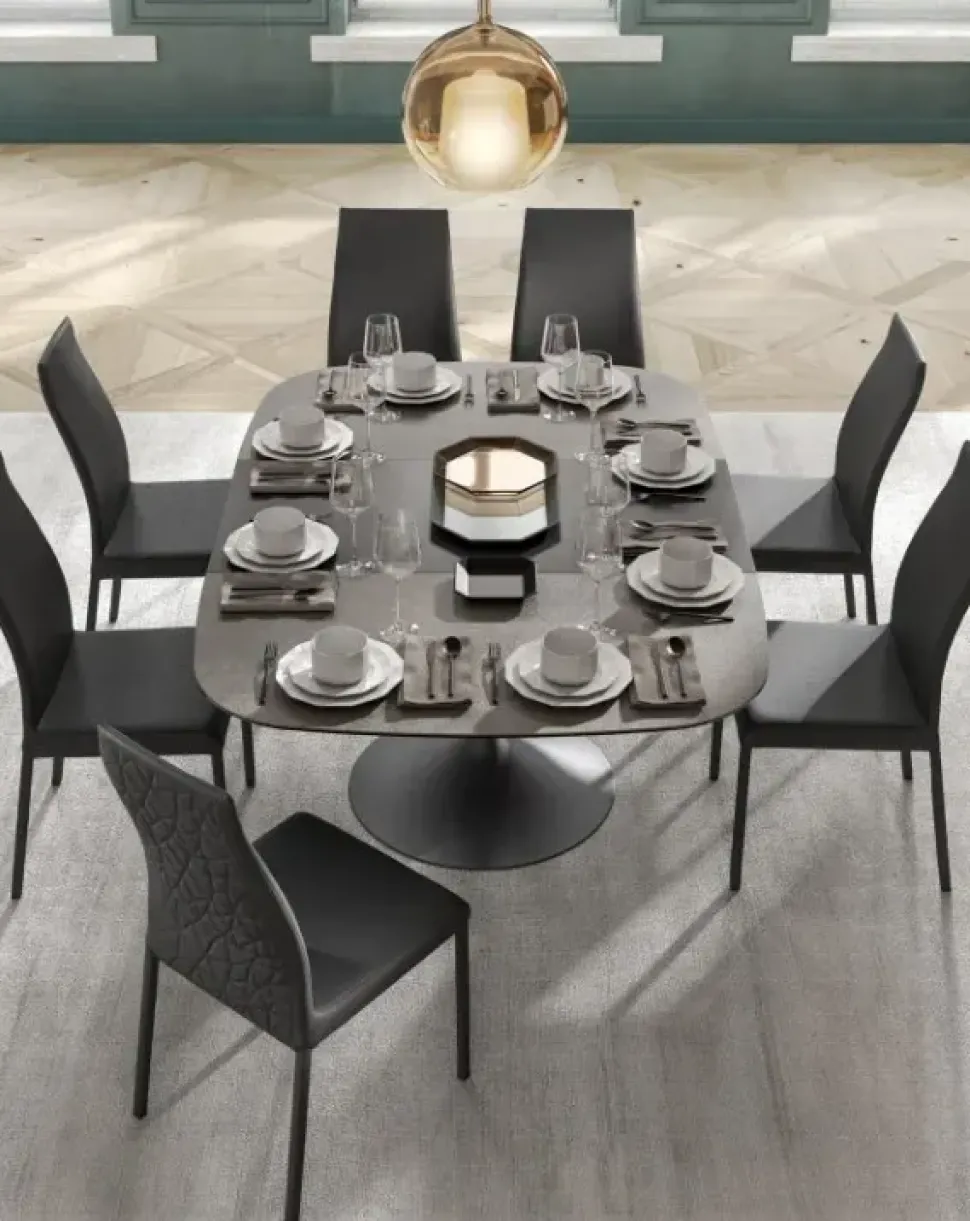 Sedia Blitz plus da soggiorno realizzata in ecopelle scontata del 45%