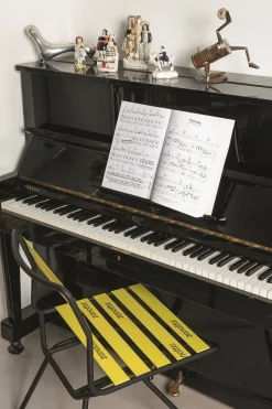 Sedia con braccioli Dan poltrona nera di Zanotta a prezzo Outlet