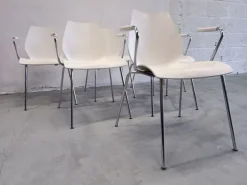 Sedia con braccioli Maui di Kartell a prezzo scontato