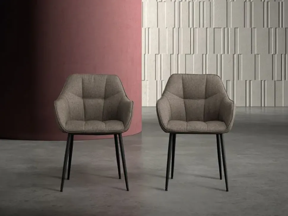 Sedia con braccioli modello Jemes a prezzo riservato