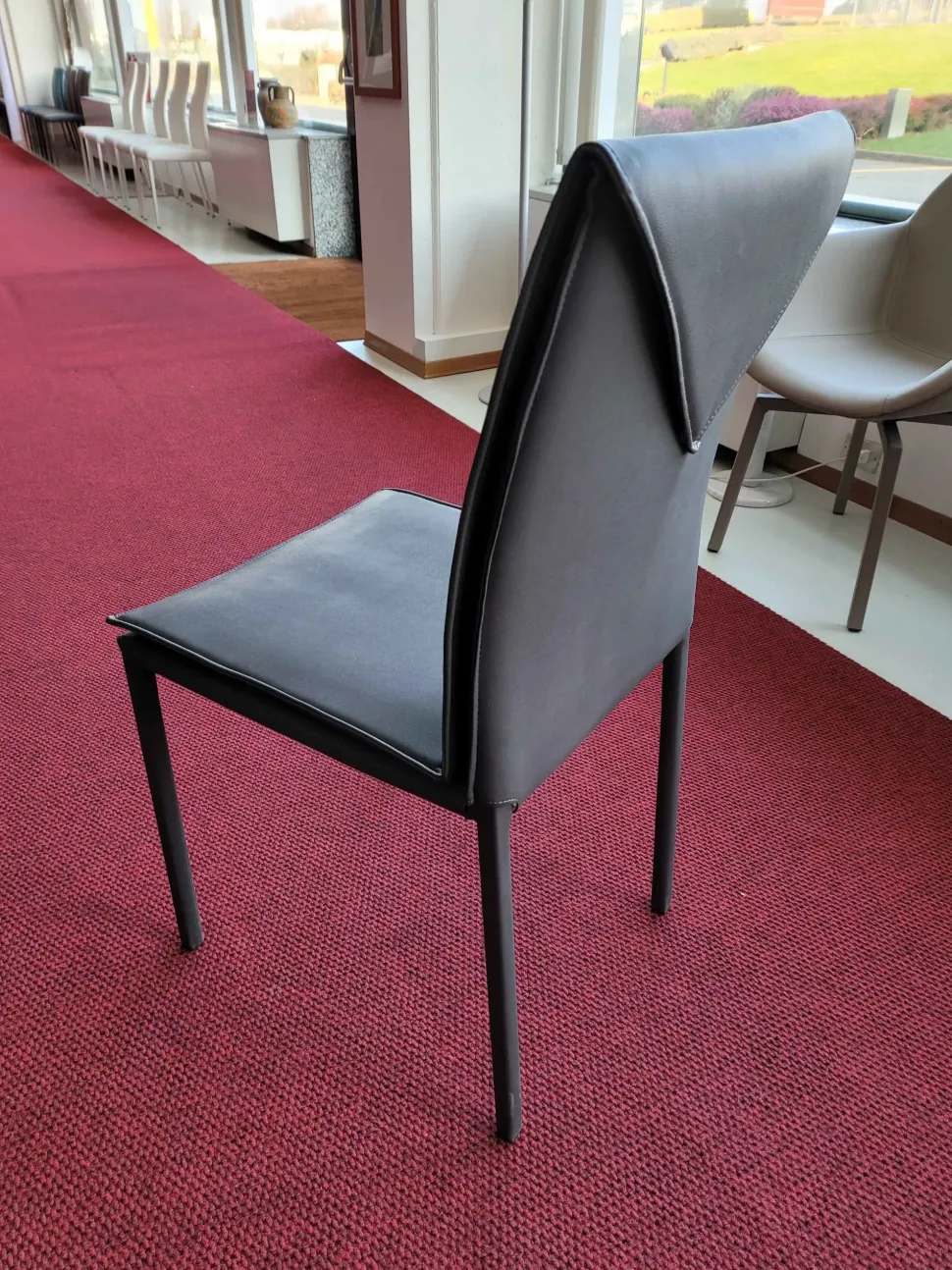 Sedia con schienale medio Boys Ozzio a prezzo ribassato