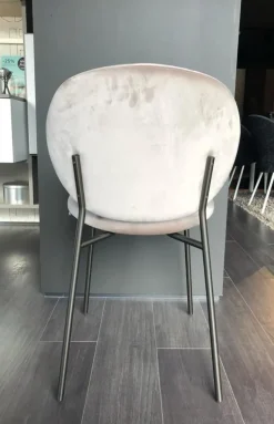 Sedia con schienale medio modello Ines a prezzo riservato