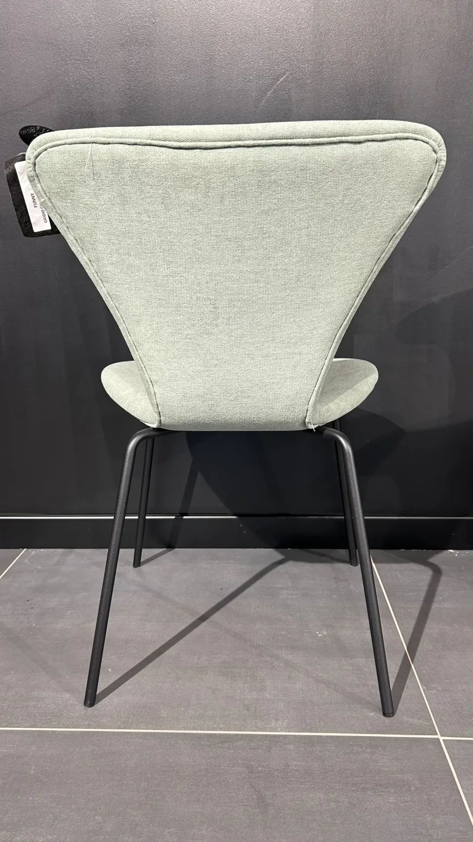 Sedia con schienale medio Fanny di Stones a prezzo scontato