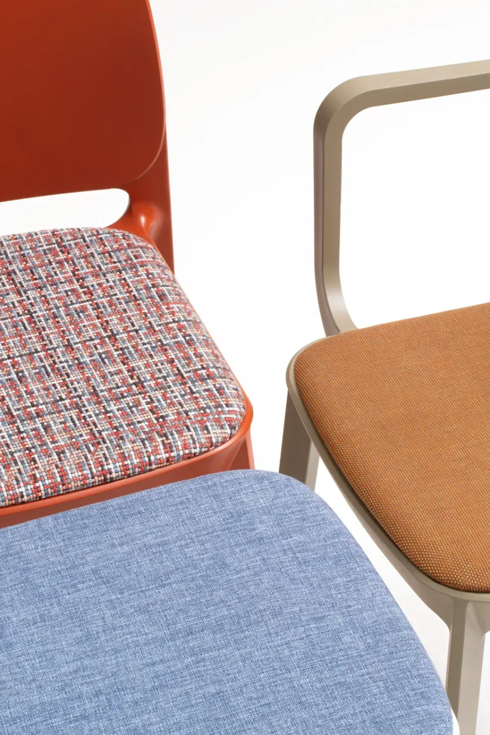 Sedia con schienale medio Tipa imbottita di Pointhouse in Offerta Outlet