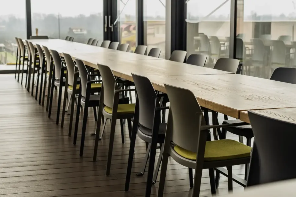 Sedia con schienale medio Tipa imbottita di Pointhouse in Offerta Outlet