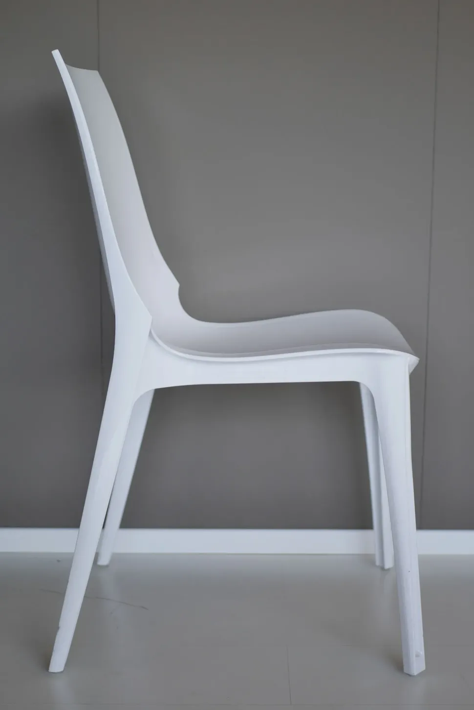 Sedia da cucina realizzata in plastica Valery di Scab