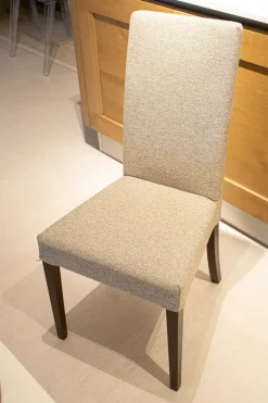 Sedia da cucina realizzata in tessuto Copenaghen di Connubia